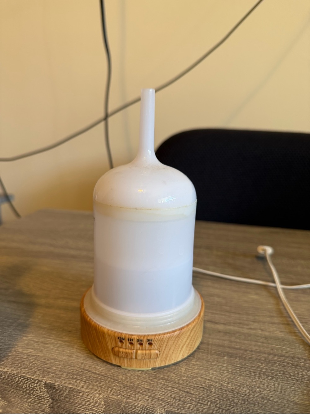 Wicker-Effect Essential Oil Diffuser - Picture 2 of 4